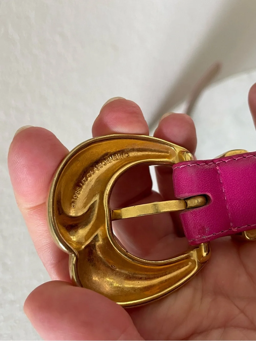 Vintage Liz Claiborne Italy Full Grain Leather Fuchsia Gold Buckle Belt Large